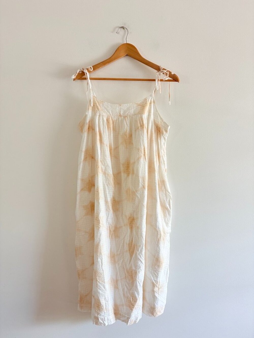 The Gap Tie Strap Cami Midi Dress Neutral Tie Dye White Cream Size Medium - Picture 2 of 7